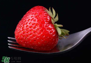 寶寶吃草莓會過敏嗎？寶寶吃草莓過敏怎么辦？