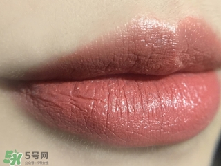 mac唇膏奶茶色是幾號(hào)？mac唇膏mocha試色