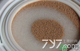 vant氣墊cc黑色和白色哪款好？vant36.5氣墊cc黑色和白色區(qū)別