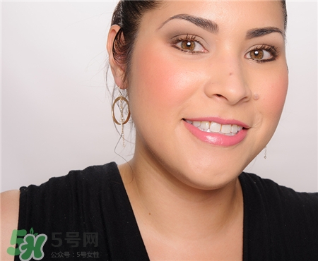 雅詩蘭黛花漾傾慕腮紅色號 雅詩蘭黛漸變?nèi)t試色 雅詩蘭黛花漾傾慕腮紅色號 雅詩蘭黛漸變?nèi)t試色