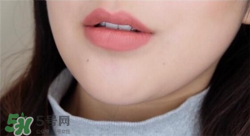 Hudabeauty4色唇釉套裝色號 Huda beauty4色唇釉套裝試色 Hudabeauty4色唇釉套裝色號 Huda beauty4色唇釉套裝試色