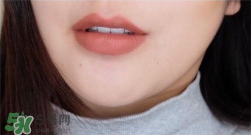 Hudabeauty4色唇釉套裝色號 Huda beauty4色唇釉套裝試色 Hudabeauty4色唇釉套裝色號 Huda beauty4色唇釉套裝試色