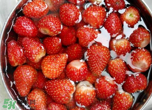 草莓可以用熱水泡嗎？草莓可以用開水燙泡著吃嗎？