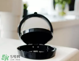 tom ford和阿瑪尼哪個好？tom ford和阿瑪尼口紅唇釉哪個好？