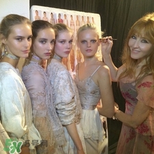 tom ford和charlotte tilbury哪個好？tf口紅和ct口紅哪個好？