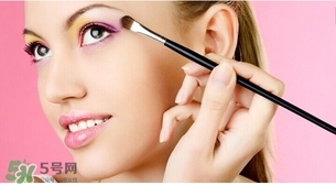 眼影膏和眼影的區(qū)別 眼影膏好還是眼影粉好？