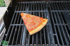 披薩紙盒能放微波爐嗎？盒裝披薩怎么加熱？