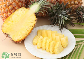 鳳梨吃之前用鹽水泡嗎？鳳梨為什么要用鹽水泡？