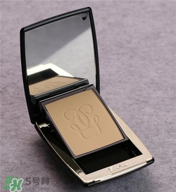 嬌蘭金鉆粉餅好用嗎？嬌蘭金鉆粉餅怎么樣？