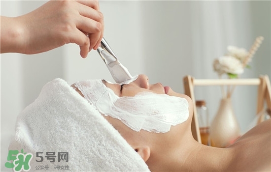 蘆薈面膜的制作方法 蘆薈和什么一起做面膜比較好 蘆薈面膜的制作方法 蘆薈和什么一起做面膜比較好