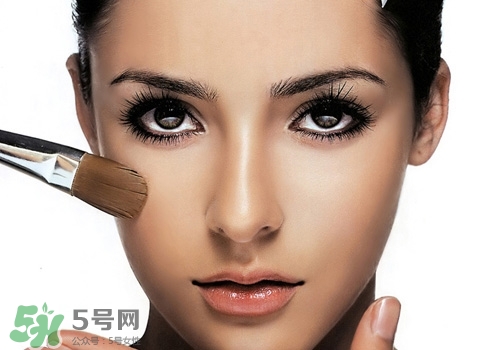 粉底液浮粉怎么辦？粉底液浮粉起皮怎么辦？