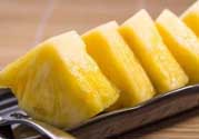 鳳梨吃之前用鹽水泡嗎？鳳梨為什么要用鹽水泡？