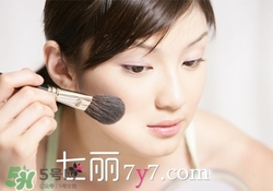 粉底液會浮粉是怎么回事？粉底液浮粉的原因