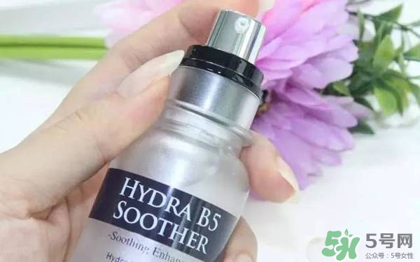 ahc神仙水和b5水區(qū)別 ahc神仙水和ahc b5玻尿酸精華哪個好？