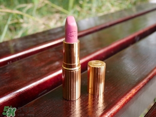 煙熏玫瑰色適合什么膚色？煙熏玫瑰色口紅適合黃皮嗎？