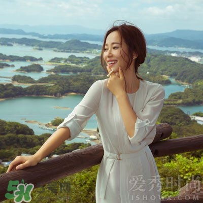 煙熏玫瑰色適合什么膚色？煙熏玫瑰色口紅適合黃皮嗎？