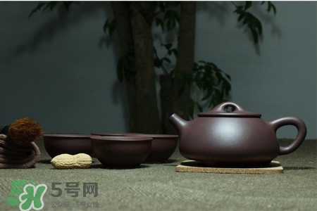 如何清洗紫砂壺茶垢？紫砂壺的茶垢怎么清洗？