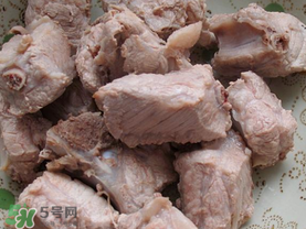 排骨發(fā)霉可以吃嗎？發(fā)霉的排骨能吃嗎？