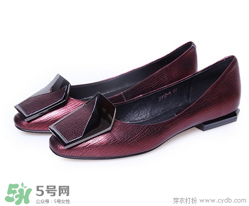 4月份穿什么鞋子？四月份鞋子搭配