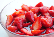 凍草莓怎么吃？凍草莓拿出來怎么吃？