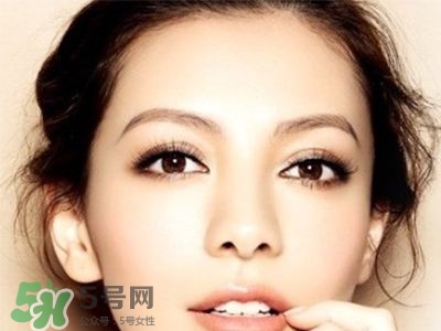 割雙眼皮多久可以化妝？割雙眼皮多久恢復(fù)自然