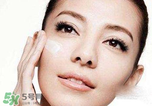 補水霜可以晚上用嗎？補水霜晚上怎么用？