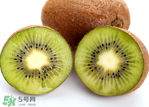 獼猴桃有點(diǎn)硬可以吃嗎？獼猴桃有點(diǎn)硬怎么吃？