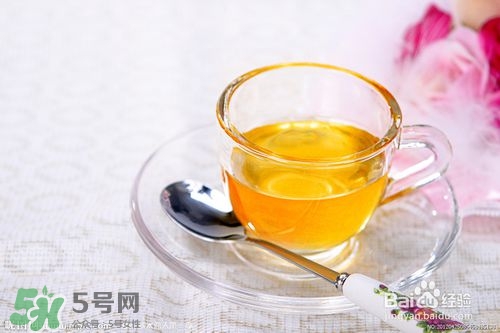 嘴唇干燥是什么原因？嘴唇干裂脫皮怎么辦？