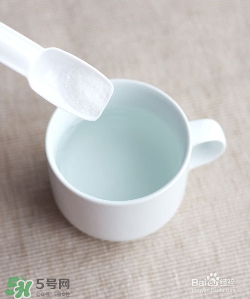 嘴唇干燥是什么原因？嘴唇干裂脫皮怎么辦？