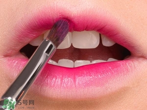 櫻花粉是什么顏色？櫻花粉口紅試色