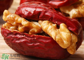 紅棗夾核桃有什么寓意？紅棗夾核桃的寓意