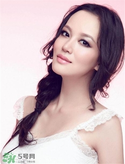 假體隆鼻多久可以化妝？假體隆鼻多久可以敷面膜？