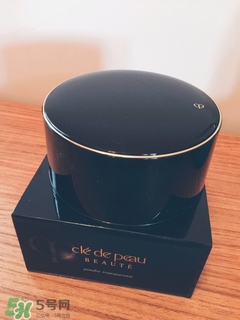 cpb散粉和紀梵希散粉哪個好？cpb散粉和紀梵希散粉對比