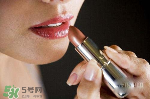 口紅過敏是怎樣的？口紅過敏怎么辦？