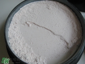 cpb散粉和紀梵希散粉哪個好？cpb散粉和紀梵希散粉對比