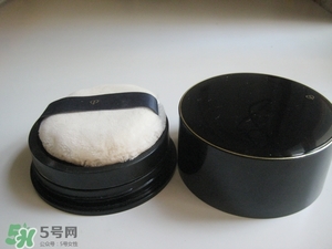 cpb散粉和紀梵希散粉哪個好？cpb散粉和紀梵希散粉對比