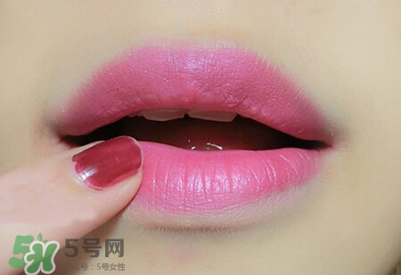 啞光和霧面哪個好？啞光口紅和霧面口紅區(qū)別