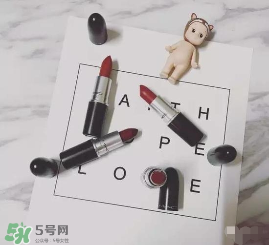 啞光和水潤(rùn)哪個(gè)好？啞光口紅和水潤(rùn)口紅區(qū)別