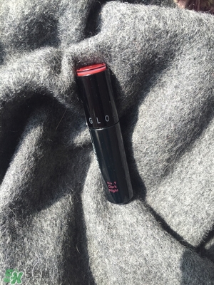 啞光和鏡面口紅哪個好？啞光口紅和鏡面口紅區(qū)別