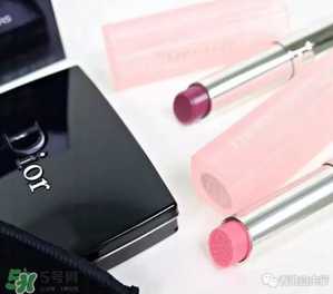 迪奧唇部磨砂膏怎么用？dior迪奧去角質(zhì)唇膏使用方法