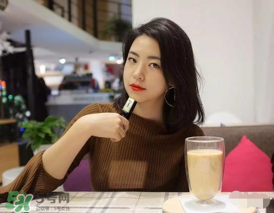 啞光和水潤(rùn)哪個(gè)好？啞光口紅和水潤(rùn)口紅區(qū)別