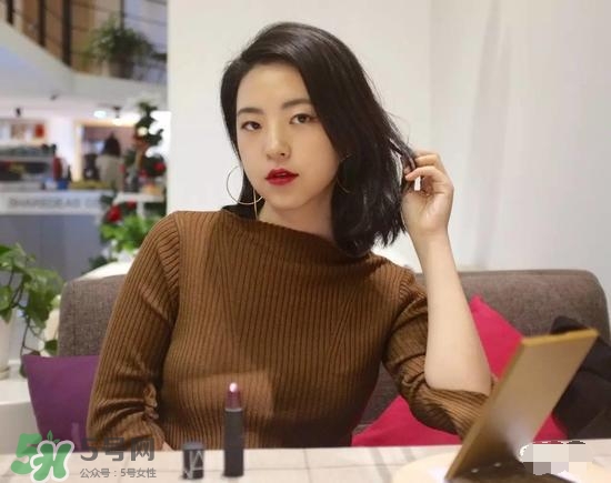 啞光和水潤(rùn)哪個(gè)好？啞光口紅和水潤(rùn)口紅區(qū)別