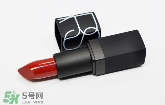 霧面口紅干嗎？霧面口紅太干怎么辦？