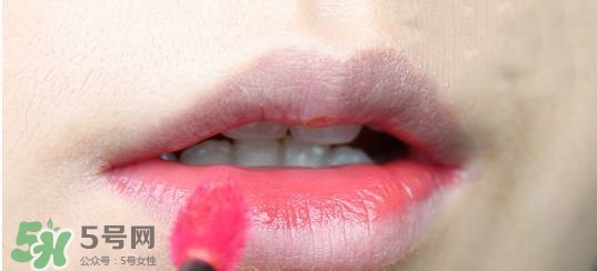 唇釉成膜是什么意思？唇釉怎么成膜？