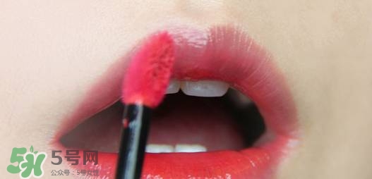 唇釉成膜是什么意思？唇釉怎么成膜？