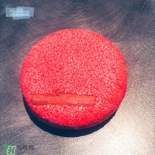 lush小紅帽洗發(fā)皂怎么用？lush小紅帽洗發(fā)皂使用方法