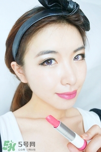 霧面口紅怎么涂？霧面口紅畫(huà)法步驟