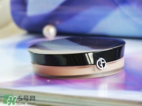 長痘痘可以涂散粉嗎？痘痘肌可以用散粉嗎？