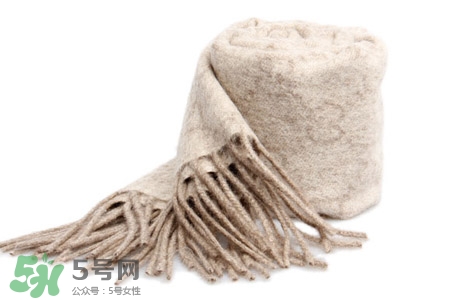 三月份能戴圍巾嗎？三月份戴圍巾熱嗎？