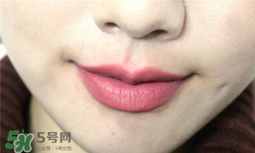 蘭蔻菁純唇膏295多少錢？蘭蔻菁純唇膏295專柜價